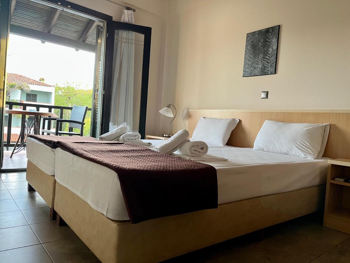 Eden Hotel Afytos Buitenkant foto